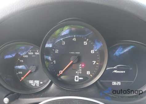 2018 Porsche Macan z USA, uszkodzony, nr VIN WP1AA2A55JLB10189